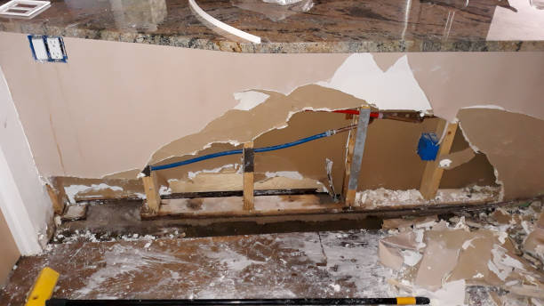 Best 24/7 water damage repair  in Wyandanch, NY
